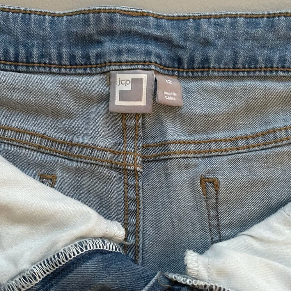 JCPenney Denim Cutoff Shorts - 12 - Picture 4 of 4